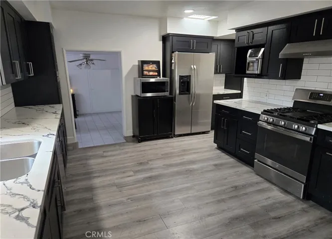 Front Unit - Kitchen