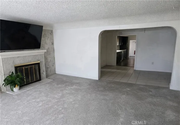Living Room - Front Unit