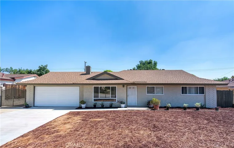 1460 N Towne, Claremont, California 91711