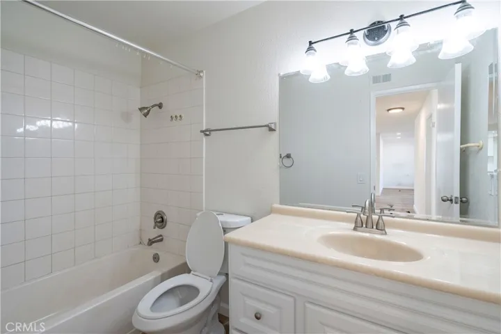 1460 N Towne, Claremont, California 91711