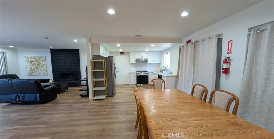 1460 N Towne, Claremont, California 91711