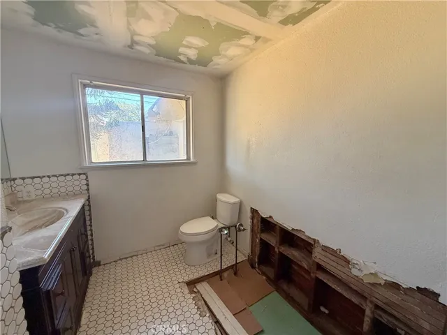 1718 W 109th, Los Angeles, California 90047