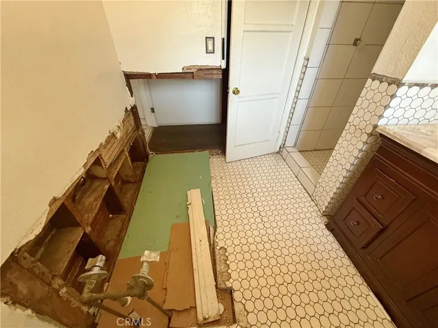 1718 W 109th, Los Angeles, California 90047
