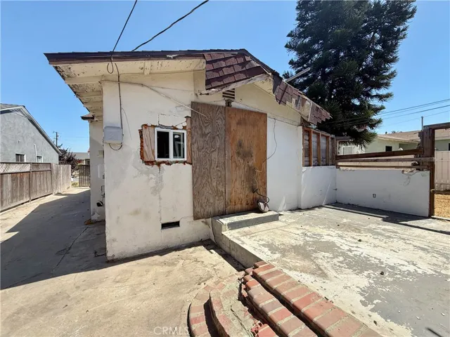 1718 W 109th, Los Angeles, California 90047
