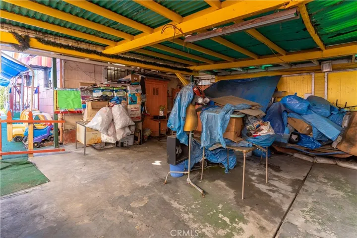 4452 Rosewood Avenue, Los Angeles, California 90004