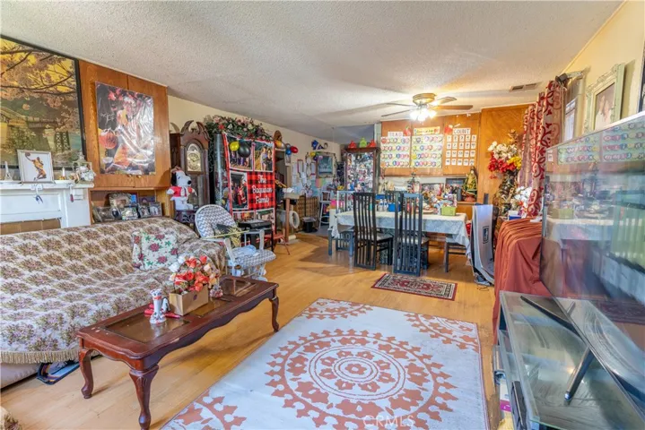 4452 Rosewood Avenue, Los Angeles, California 90004