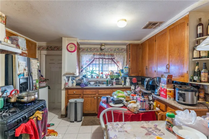 4452 Rosewood Avenue, Los Angeles, California 90004