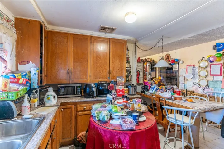 4452 Rosewood Avenue, Los Angeles, California 90004