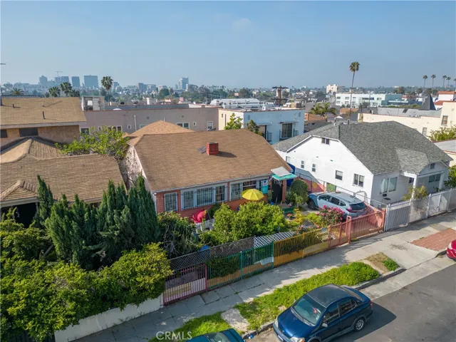 4452 Rosewood Avenue, Los Angeles, California 90004