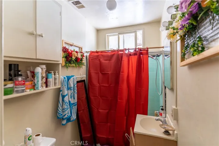 4452 Rosewood Avenue, Los Angeles, California 90004