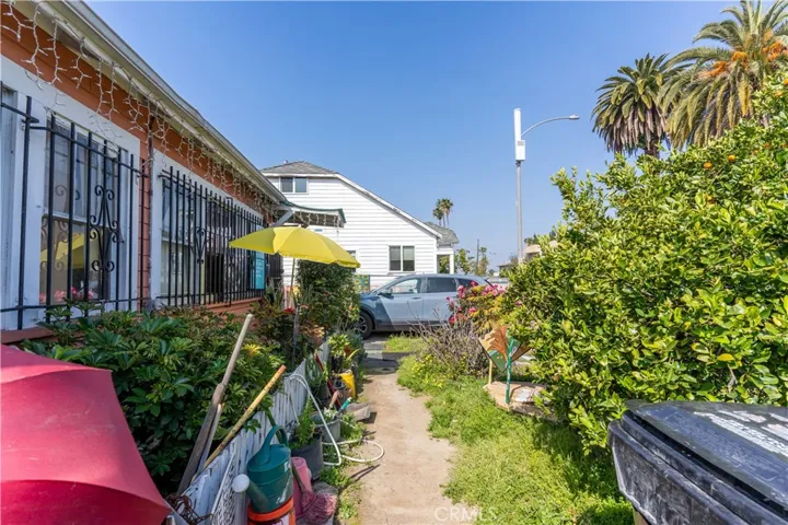 4452 Rosewood Avenue, Los Angeles, California 90004