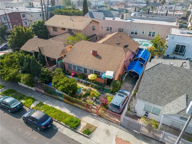 4452 Rosewood Avenue, Los Angeles, California 90004