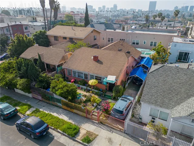 4452 Rosewood Avenue, Los Angeles, California 90004