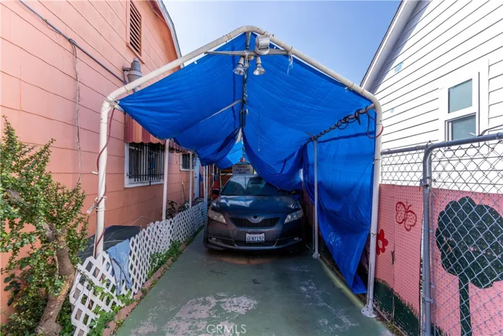 4452 Rosewood Avenue, Los Angeles, California 90004