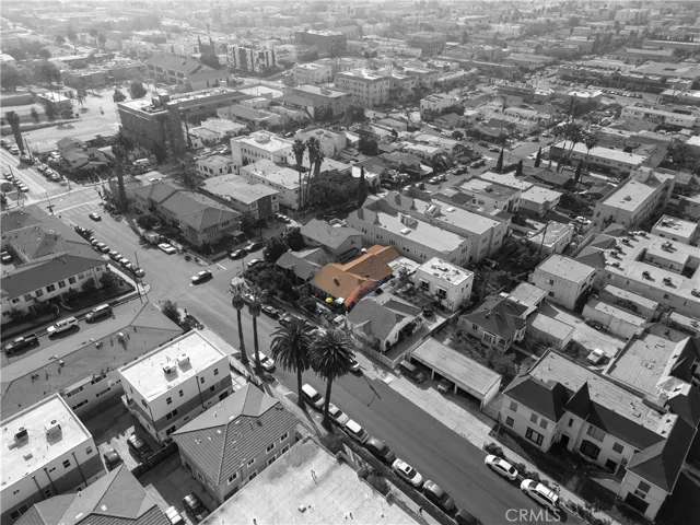 4452 Rosewood Avenue, Los Angeles, California 90004