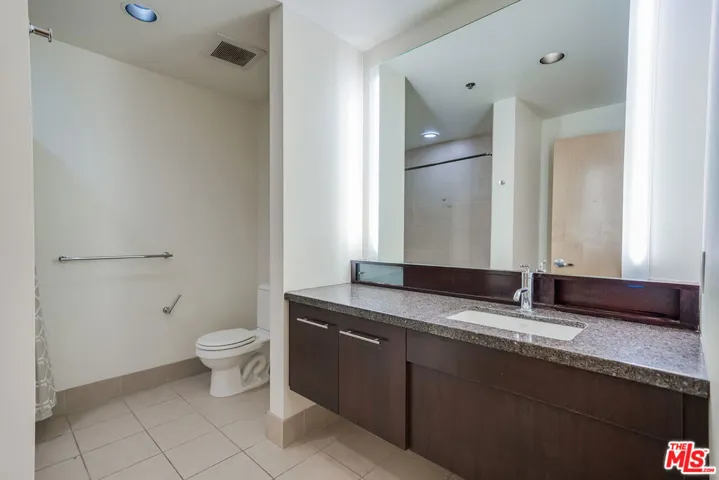1111 S Grand Avenue 1115, Los Angeles, California 90015