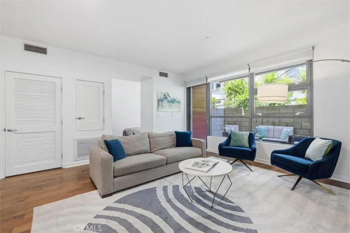 13045 Pacific Promenade 102, Playa Vista, California 90094