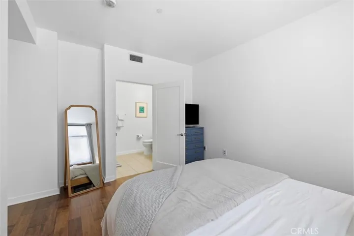 13045 Pacific Promenade 102, Playa Vista, California 90094