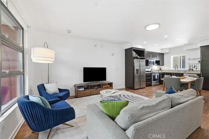 13045 Pacific Promenade 102, Playa Vista, California 90094