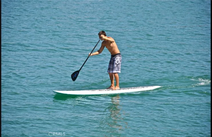 Stand-up paddle in the Nearby Dana Point Harbor