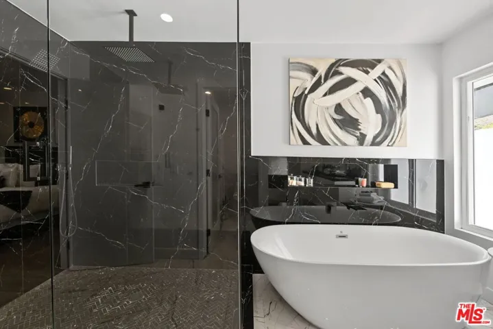 21490 Arcos Drive, Los Angeles, California 91364