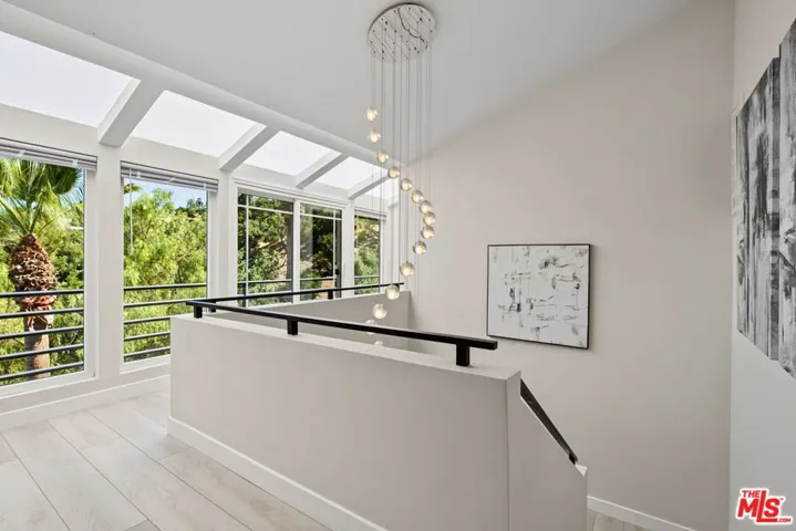 21490 Arcos Drive, Los Angeles, California 91364