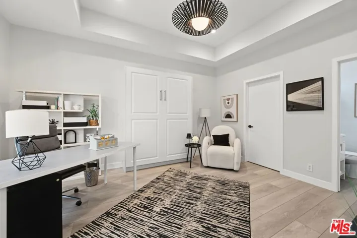 21490 Arcos Drive, Los Angeles, California 91364