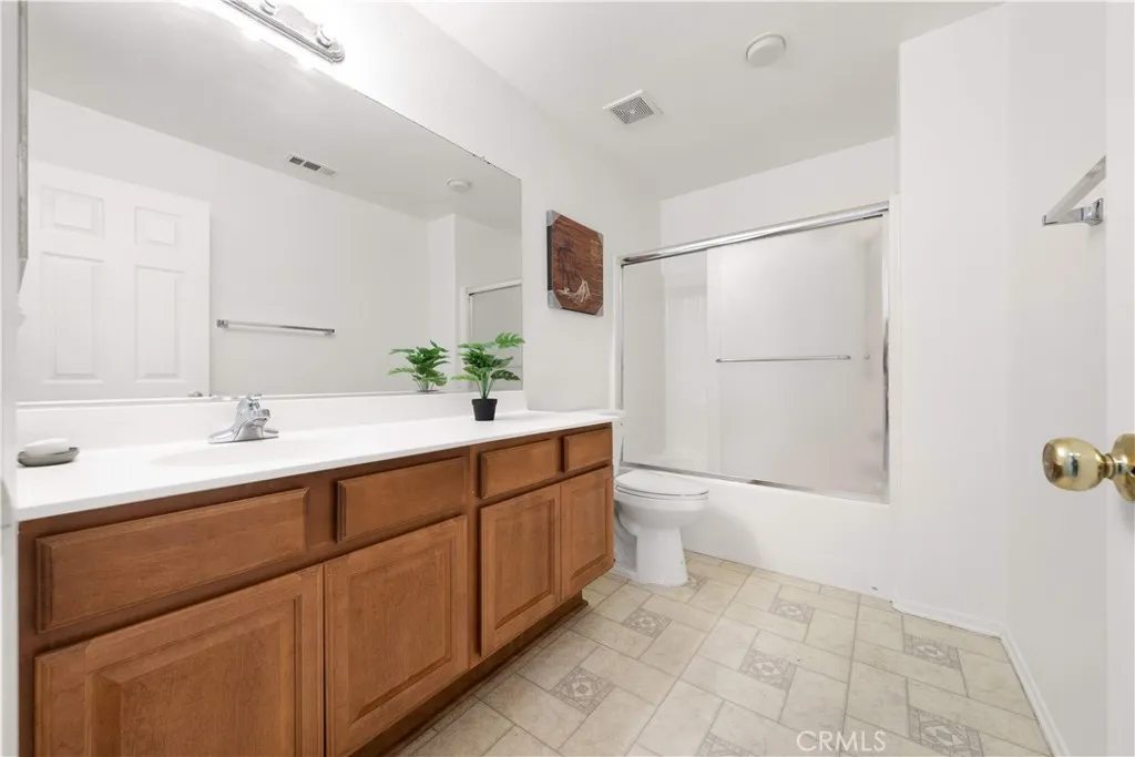 Main Room Bath Main Room Bath