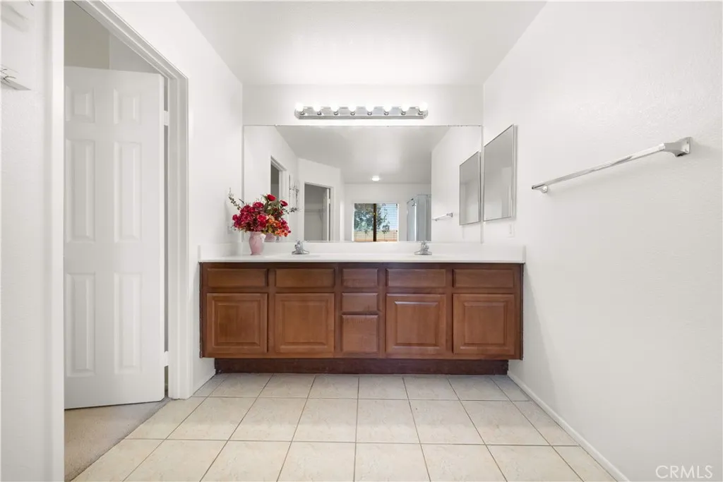 Main Room Bath Main Room Bath