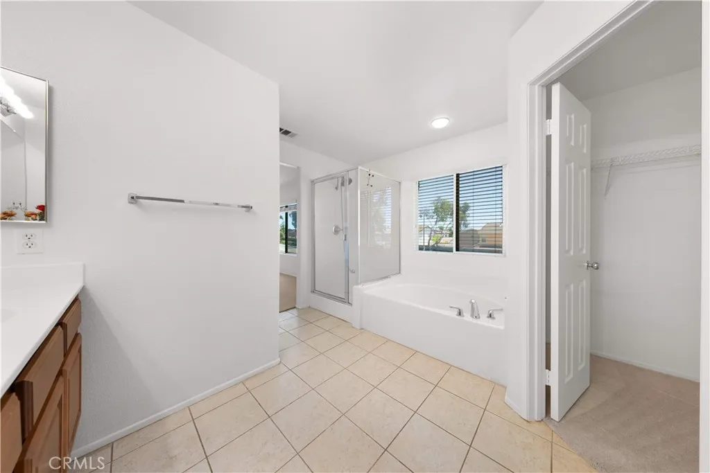 Main Room Bath Main Room Bath