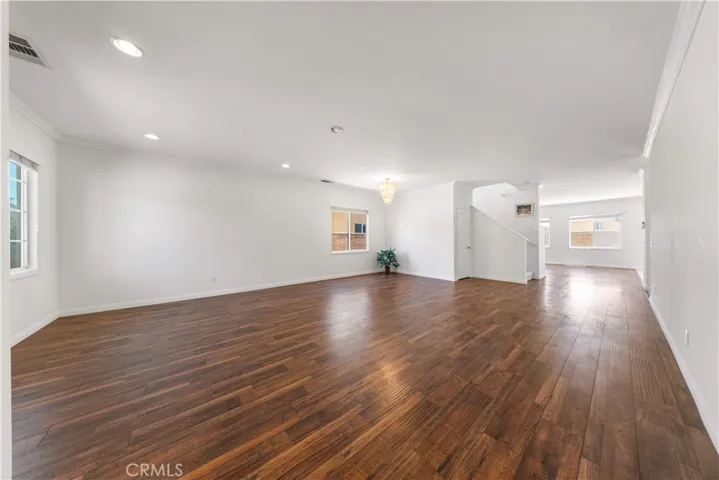 Living Room View From Entrance