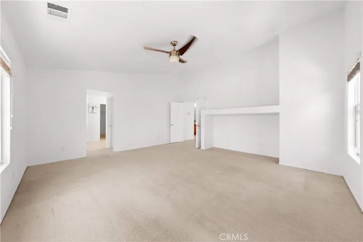 Spacious Main Room