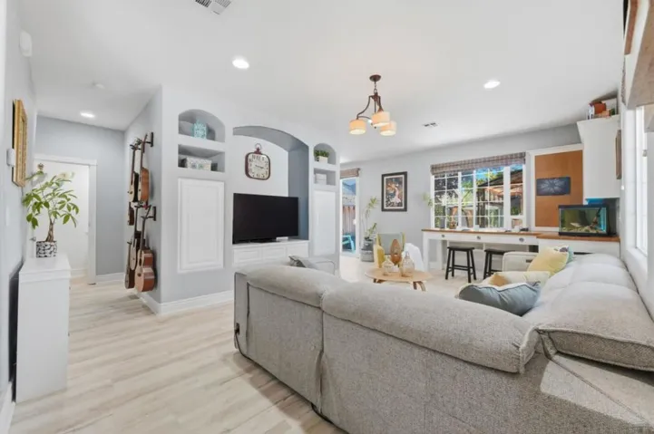 17765 Calle Hermosa, Morgan Hill, California 95037
