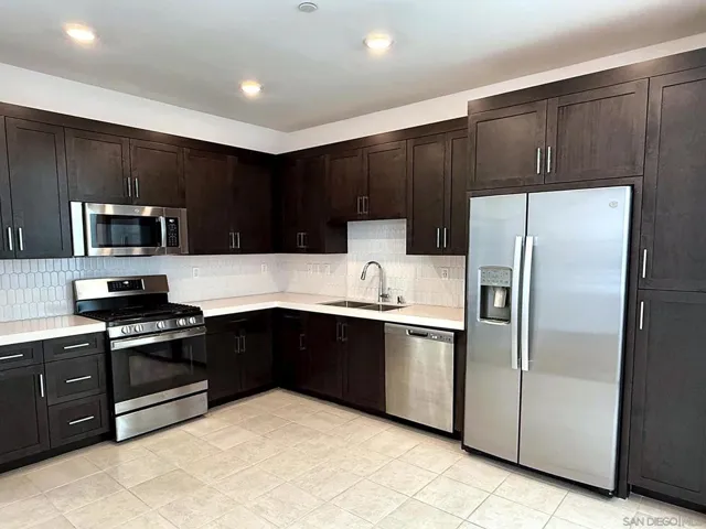1216 Sunrise Vw 104, San Marcos, California 92078
