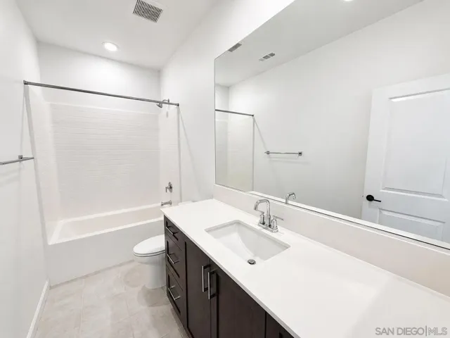 1216 Sunrise Vw 104, San Marcos, California 92078