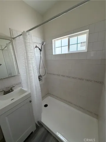 1369 Volney, Los Angeles, California 90063