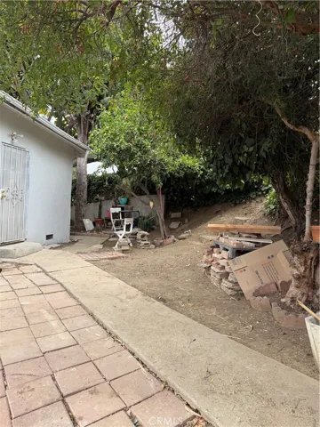 1369 Volney, Los Angeles, California 90063
