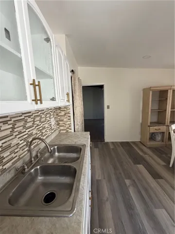 1369 Volney, Los Angeles, California 90063