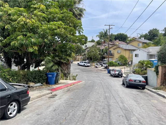 1369 Volney, Los Angeles, California 90063