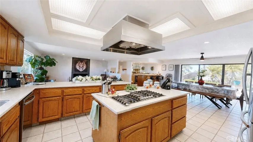 17850 Vista Del Lago, Riverside, California 92503