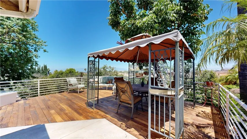 17850 Vista Del Lago, Riverside, California 92503