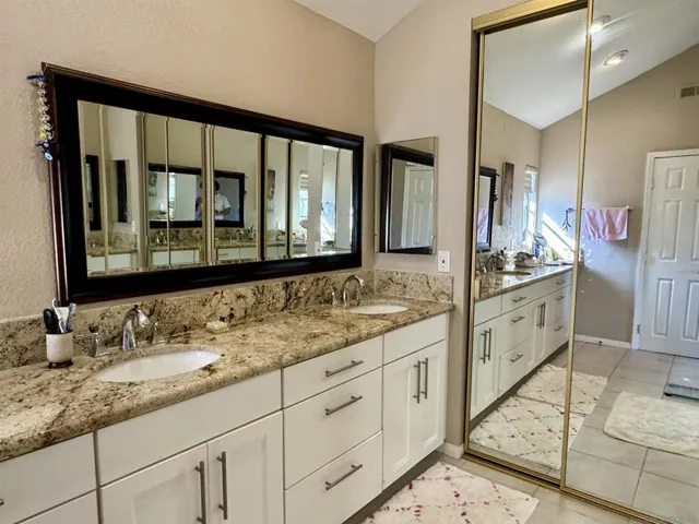 8857 Via Andar, San Diego, California 92122