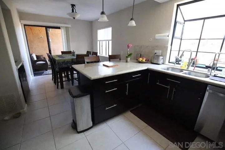 8857 Via Andar, San Diego, California 92122