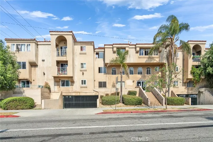 6100 Rugby, Huntington Park, California 90255
