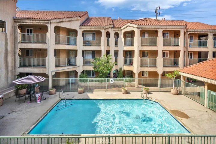 6100 Rugby, Huntington Park, California 90255