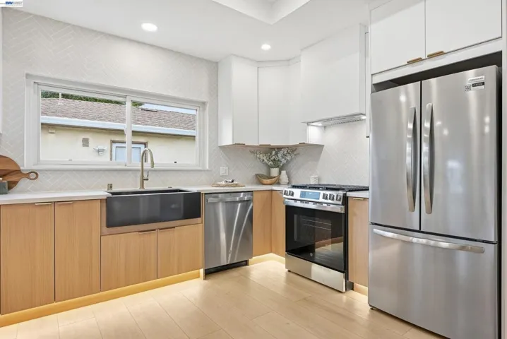 22 Garden Rd, Alameda, California 94502