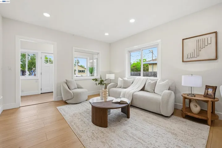 22 Garden Rd, Alameda, California 94502