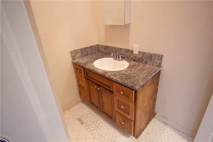 4529 S Vermont, Los Angeles, California 90037