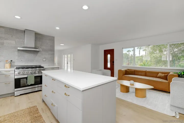 1005 Alta Vista, Vista, California 92084