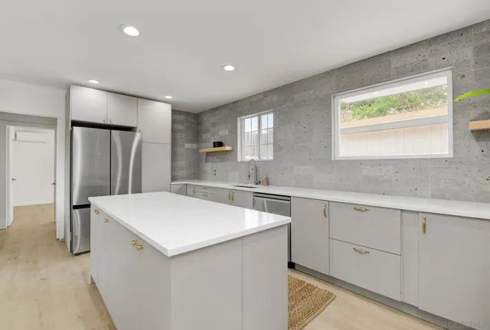 1005 Alta Vista, Vista, California 92084